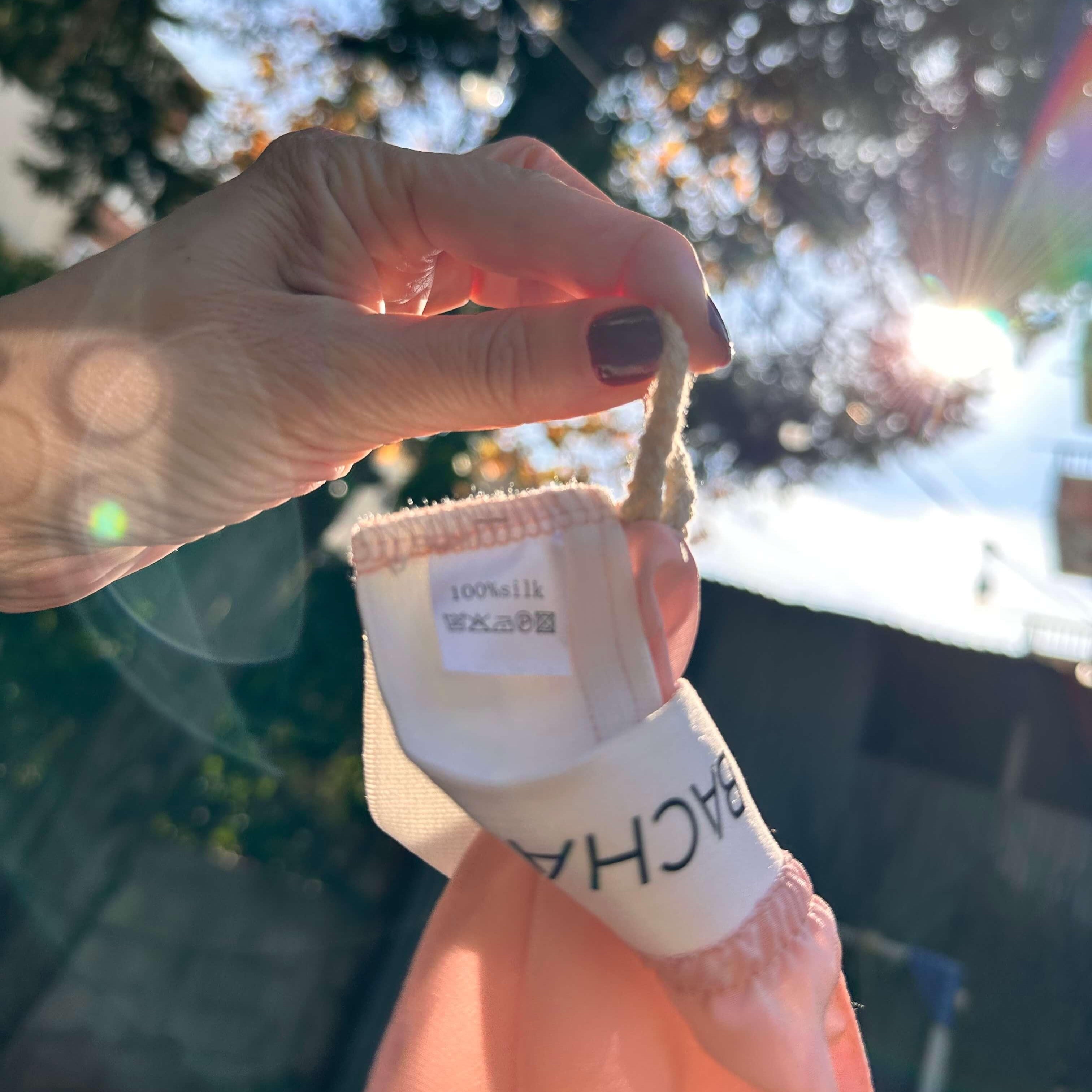 Bacharati Exfoliating Silk Glove